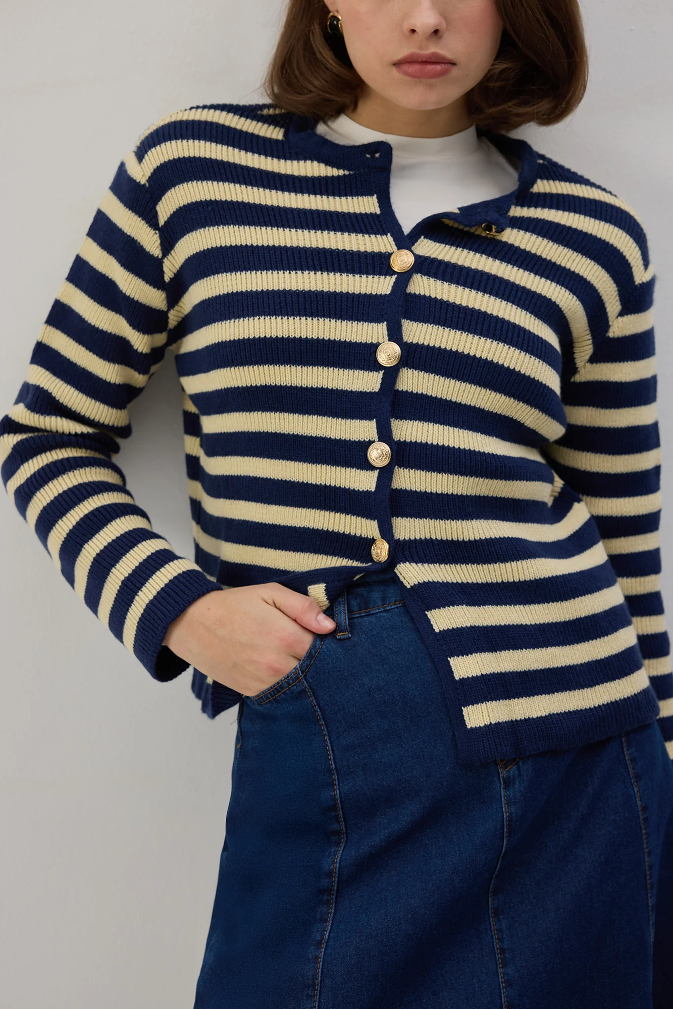 STRIPED SHORT CARDIGAN WITH GOLD BUTTONS - Image 4