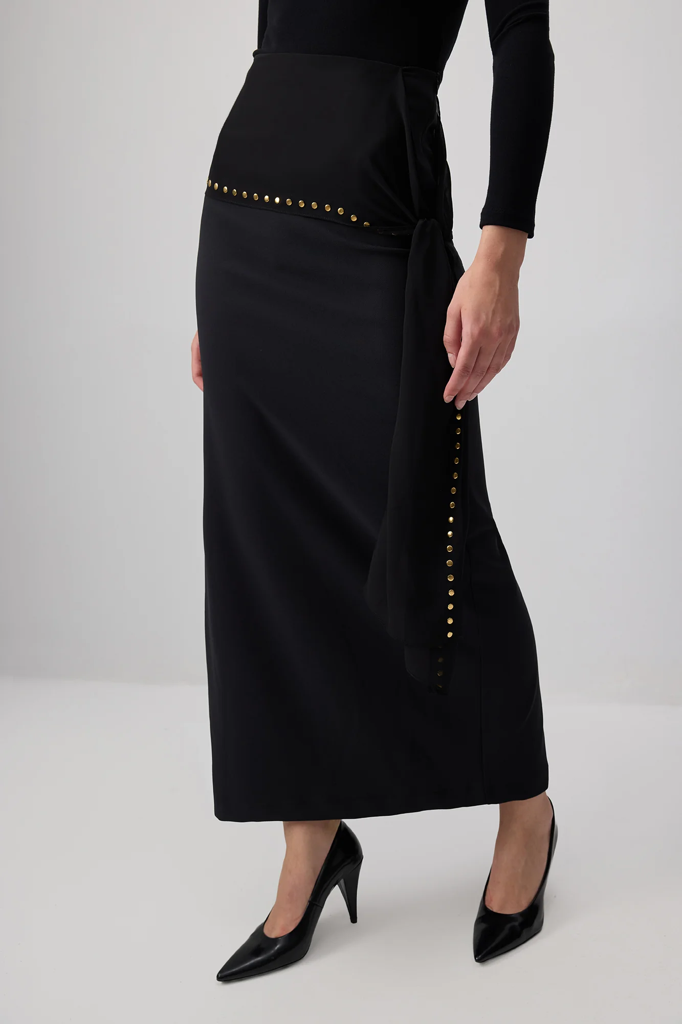 CREPE SKIRT WITH TROQUE DATAIL - Image 3
