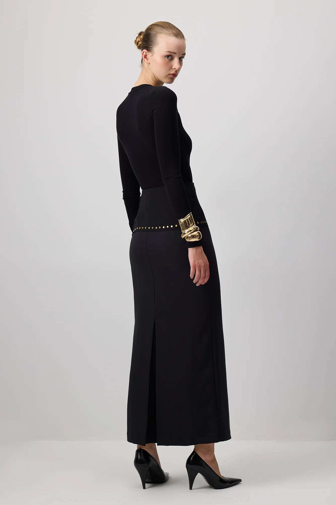 CREPE SKIRT WITH TROQUE DATAIL - Image 4