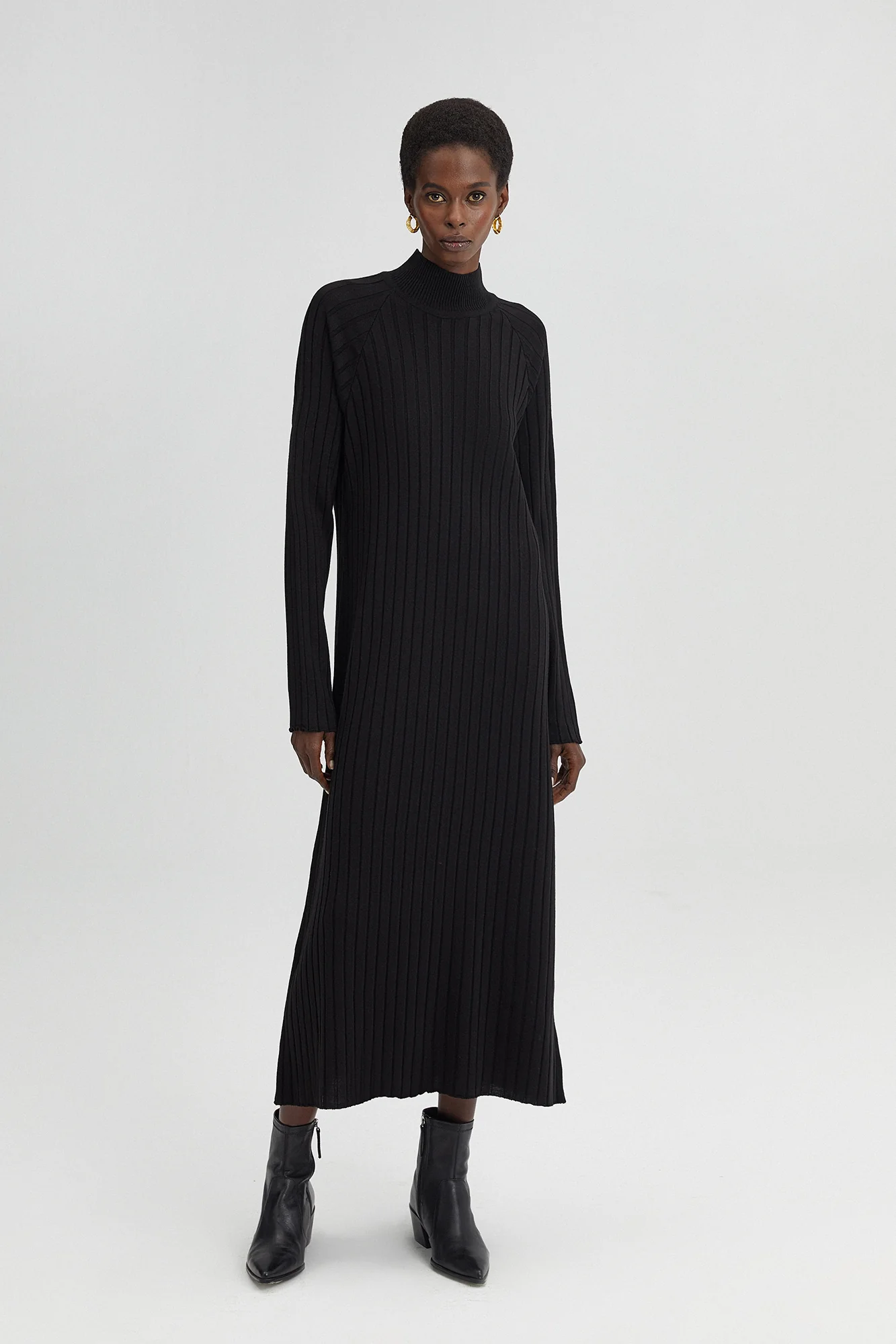 TURTLE NECK RIBBED KNIT DRESS - Image 3