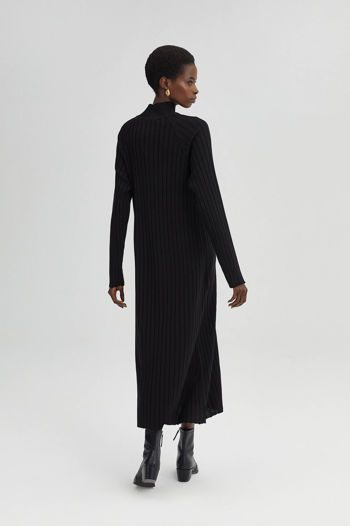 TURTLE NECK RIBBED KNIT DRESS - Image 7
