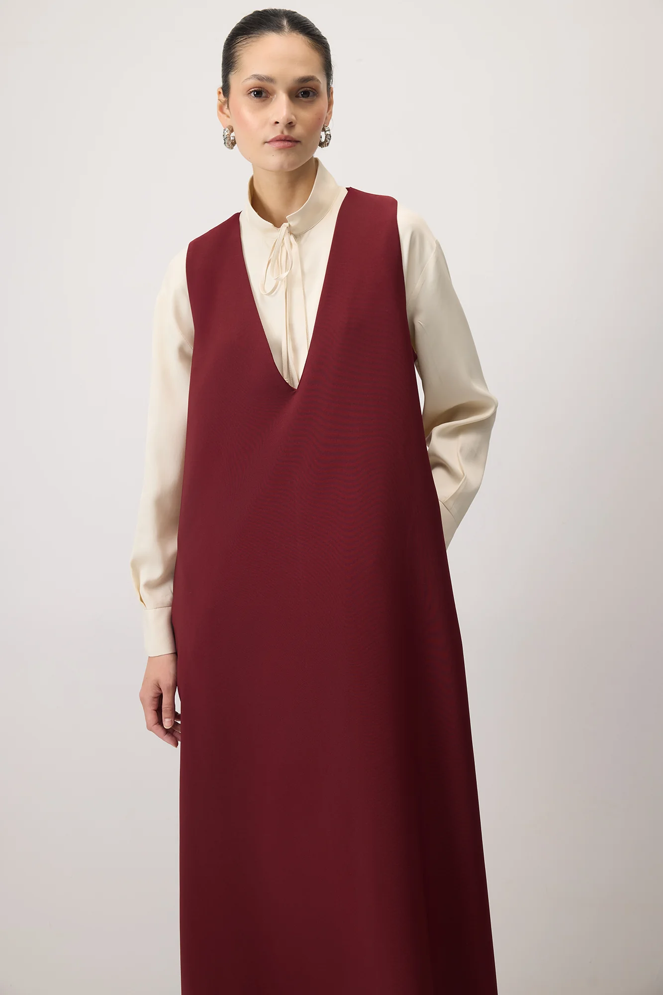 V NECK CREPE DRESS - Image 3