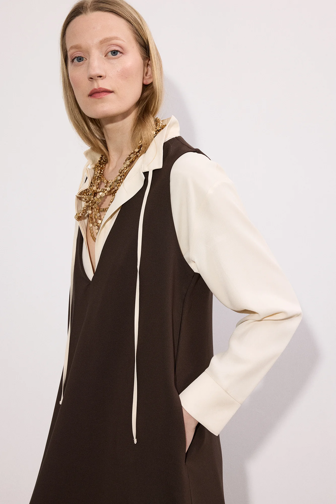 V NECK CREPE DRESS - Image 5