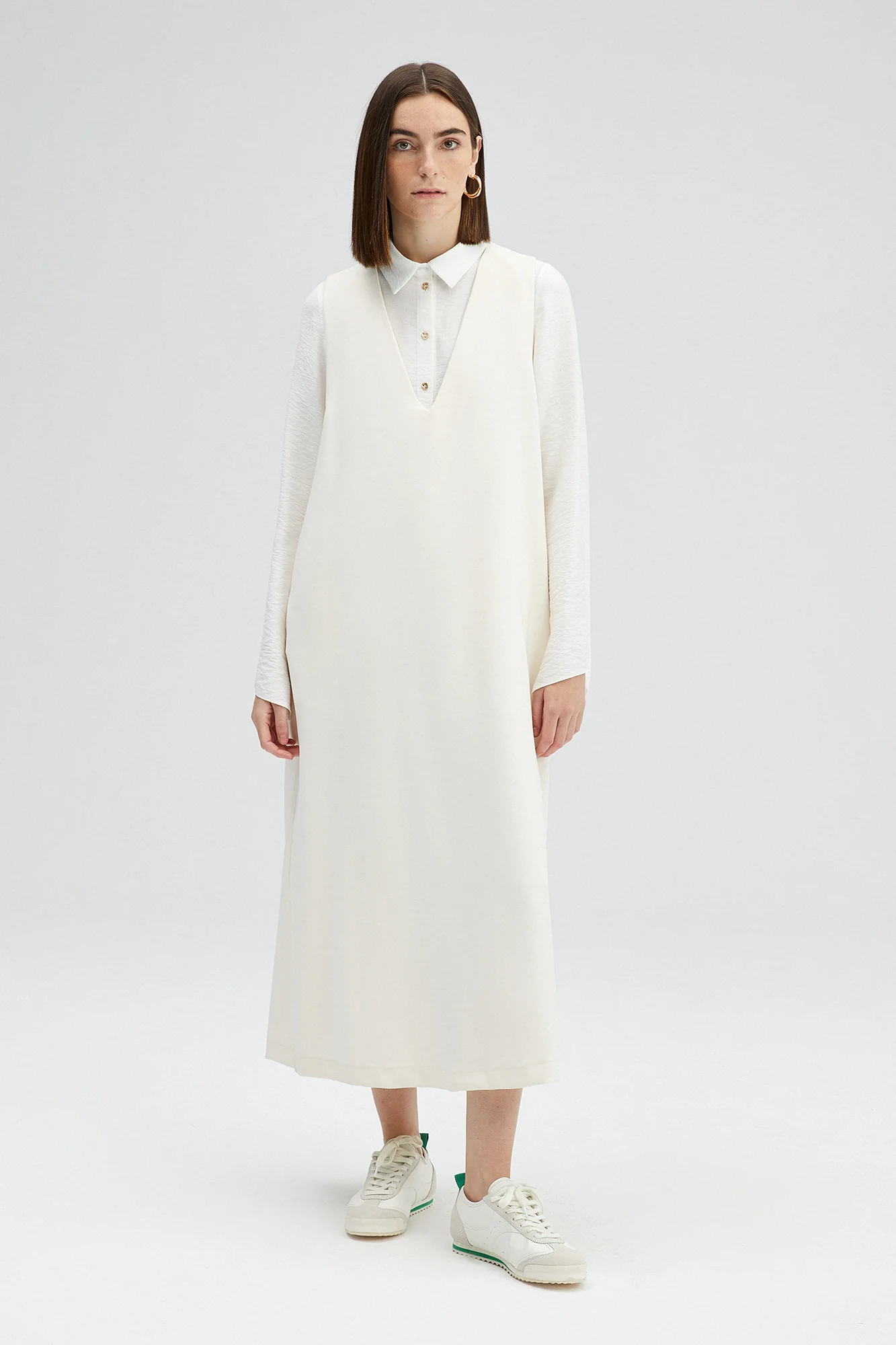 V NECK CREPE DRESS - Image 2
