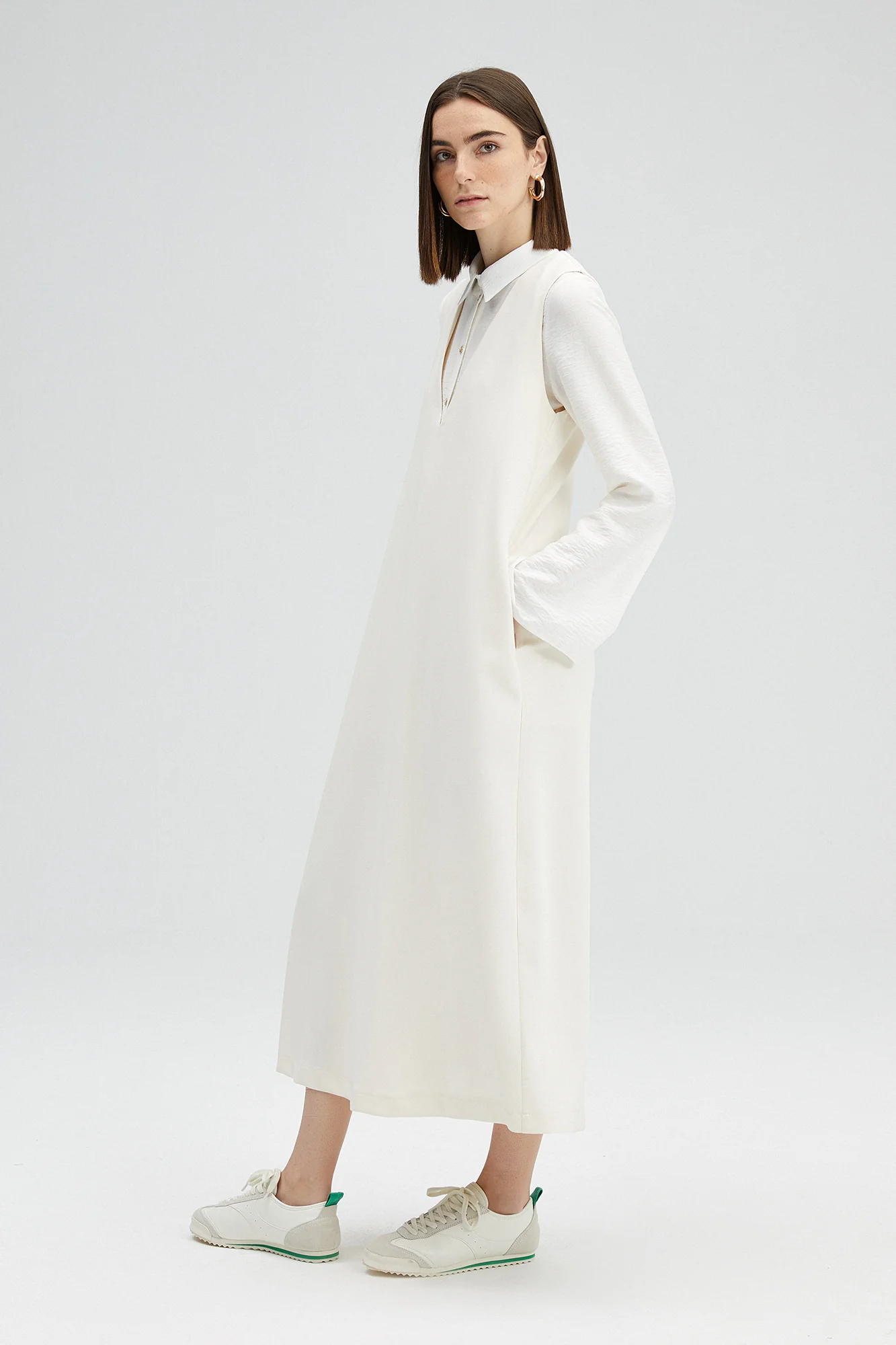 V NECK CREPE DRESS - Image 3