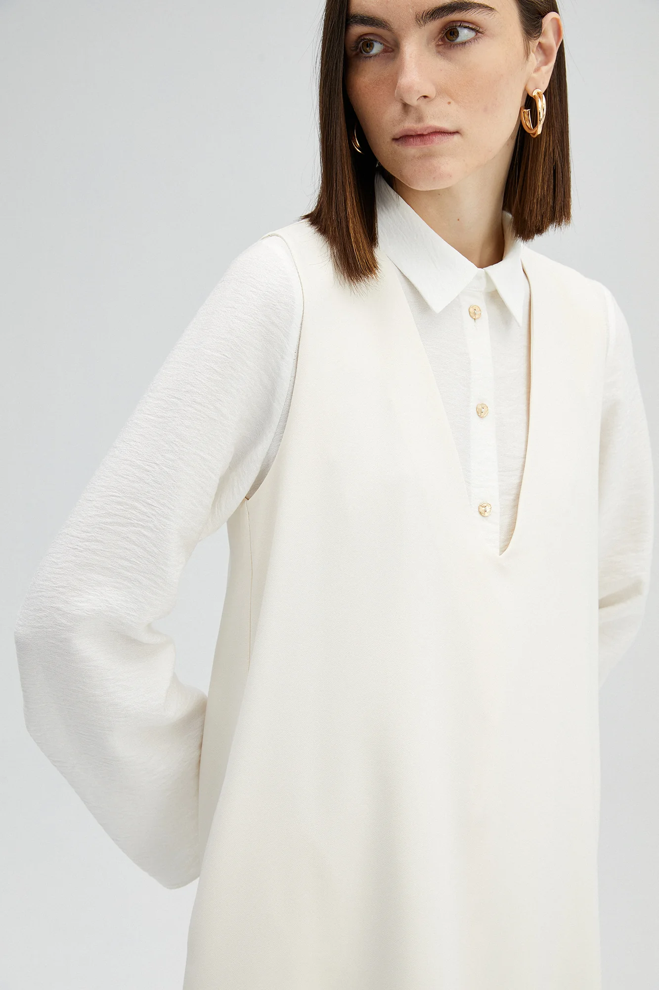 V NECK CREPE DRESS - Image 4