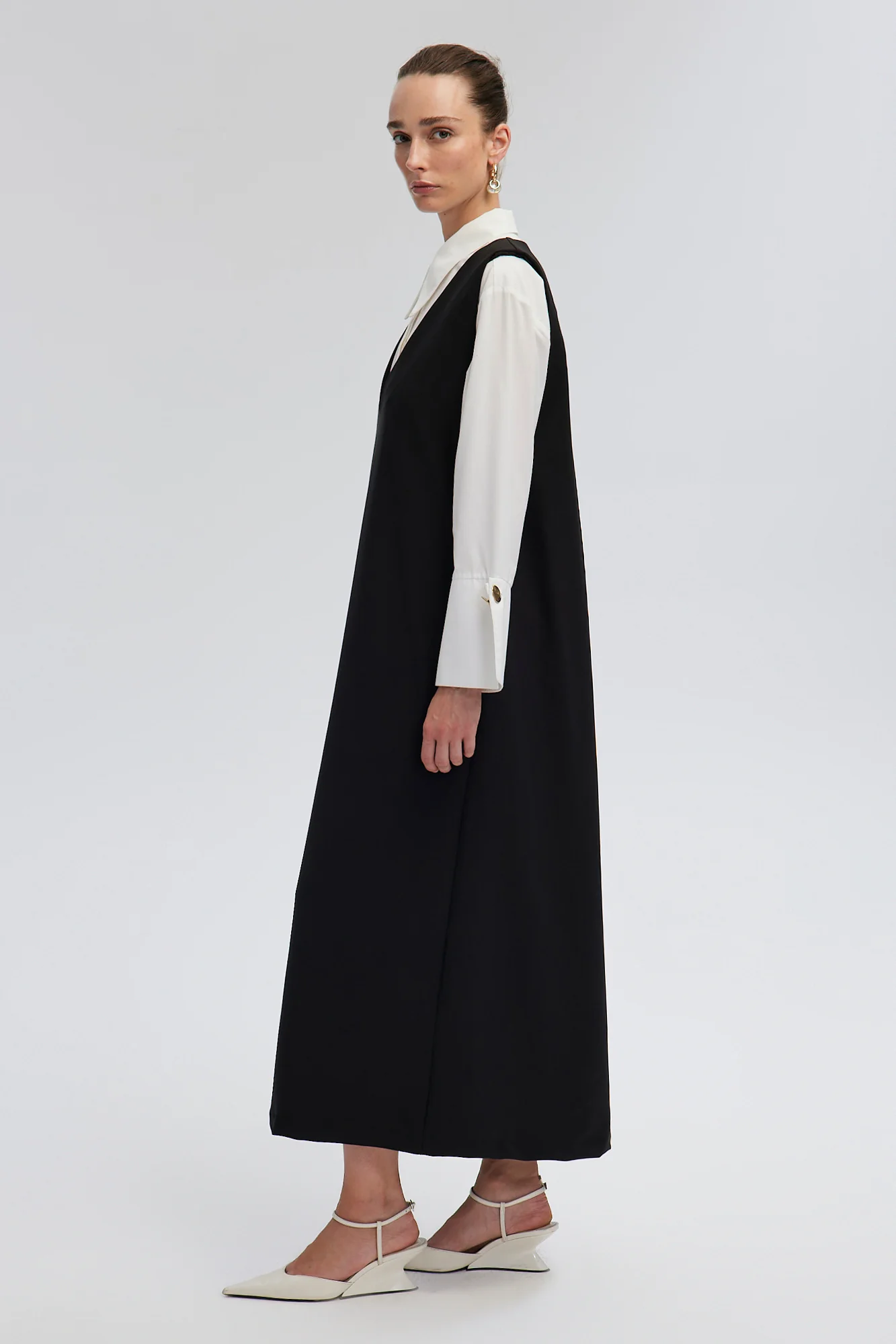 V NECK CREPE DRESS - Image 3