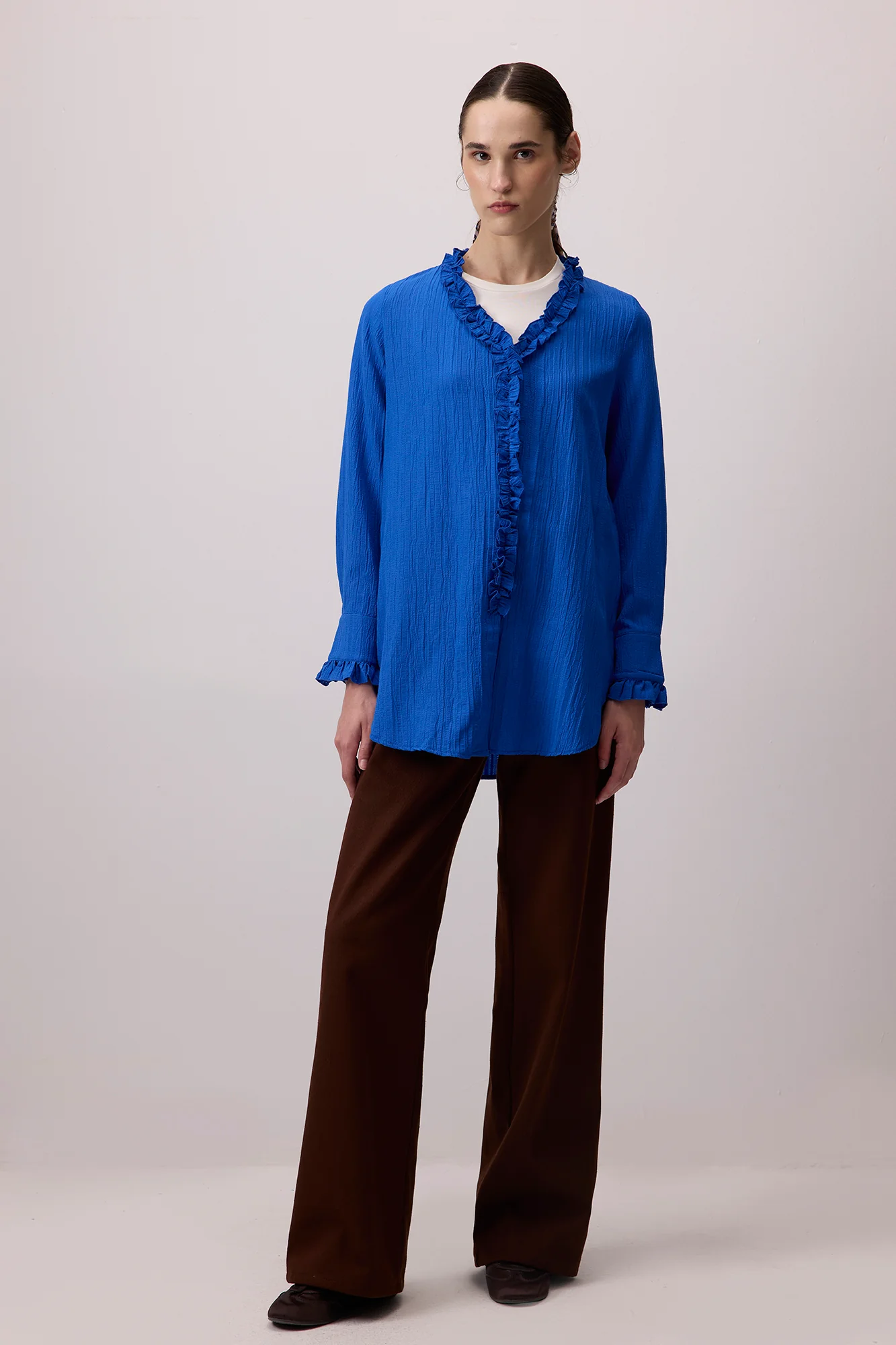 V COLLAR FRILLED SHIRT