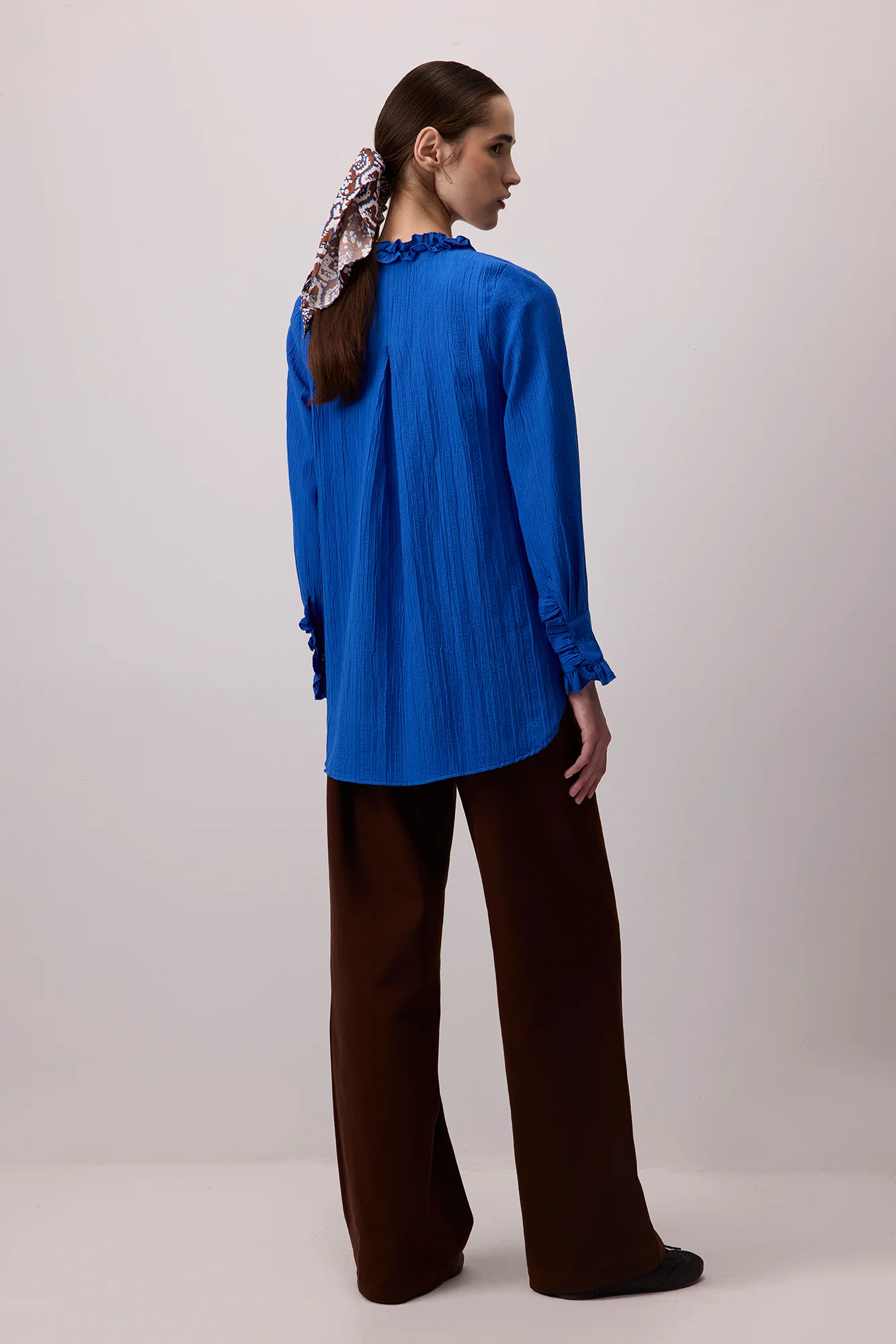 V COLLAR FRILLED SHIRT - Image 4