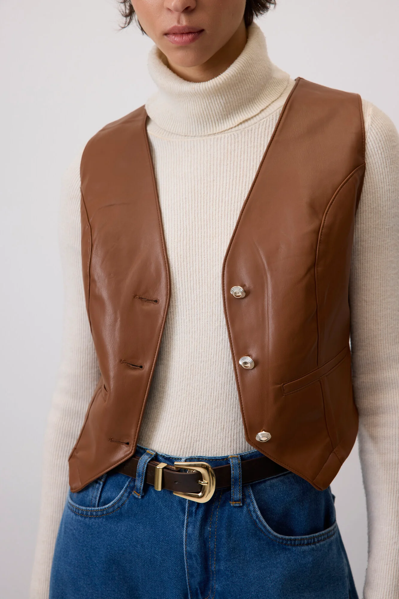 VEGAN LEATHER BLAZER VEST - Image 3