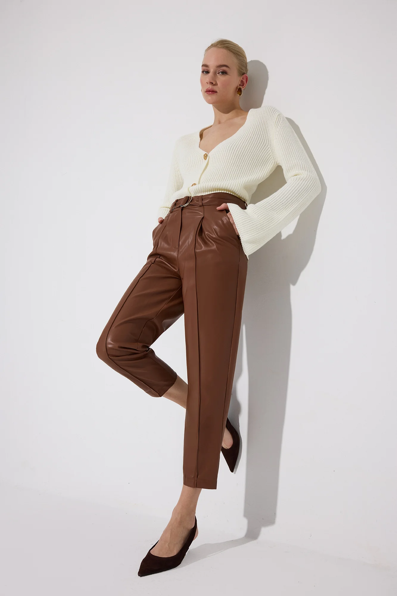 VEGAN LEATHER PANTS WITH BELT - Image 2