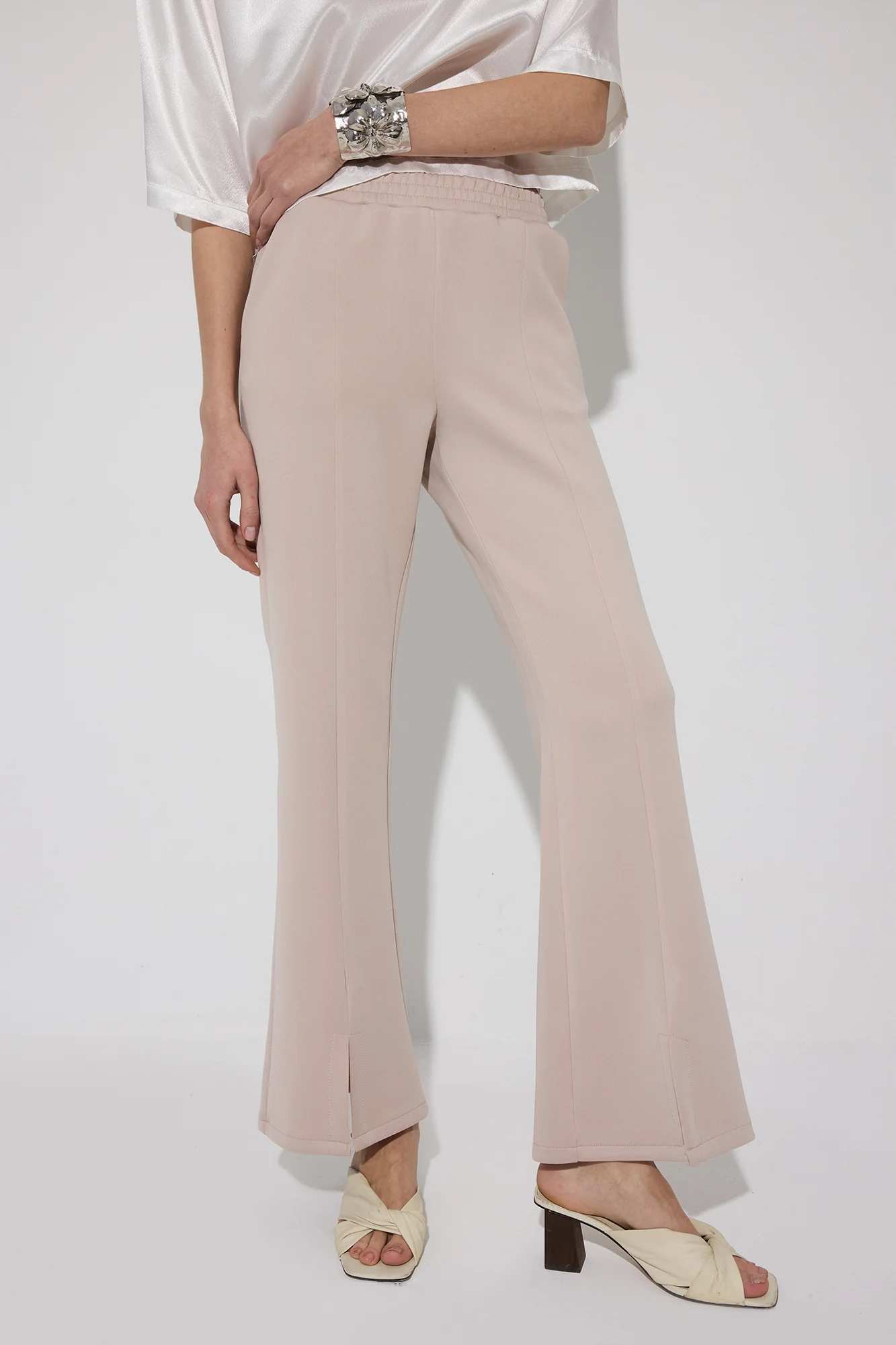 SLIT DETAILED SCUBA TROUSERS - Image 4