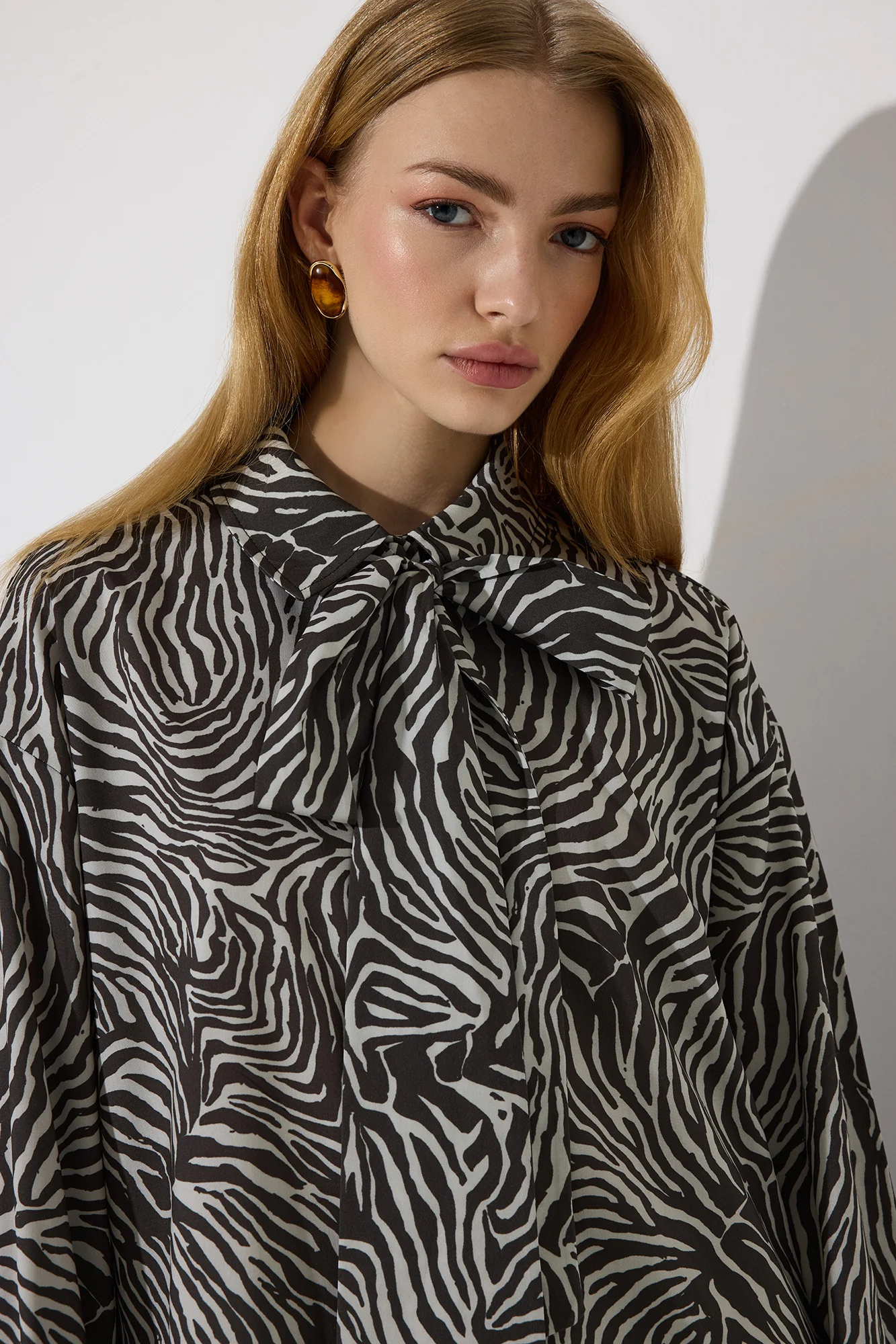ZEBRA PRINT SATIN SHIRT - Image 4