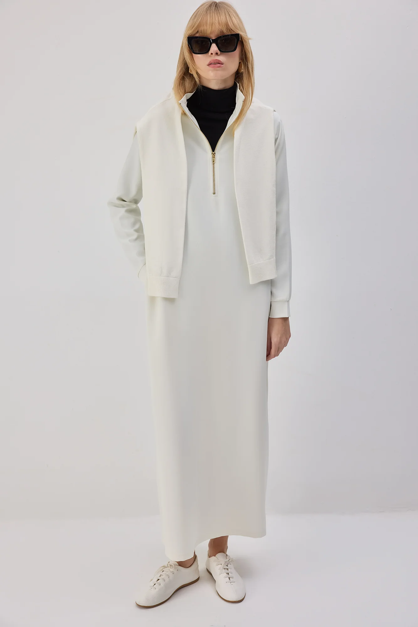 ZIP-UP STRAIGHT DRESS